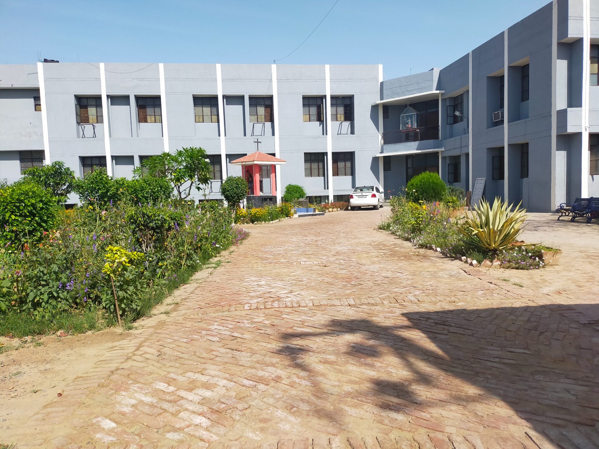 Intro image 1