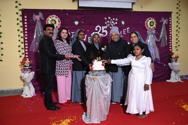 Intro image 4